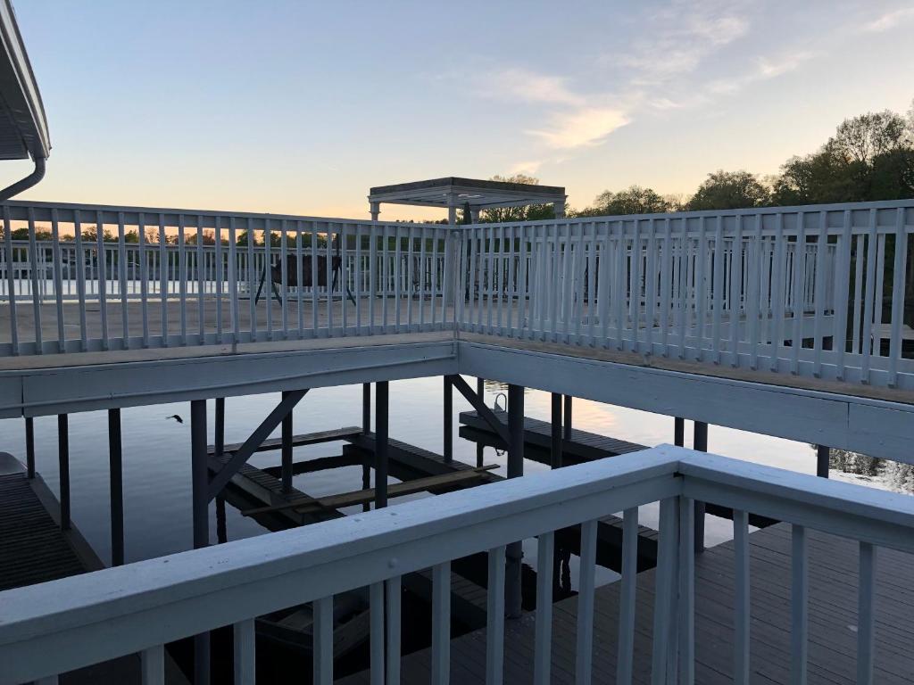 Alexander's Landing - Image 8