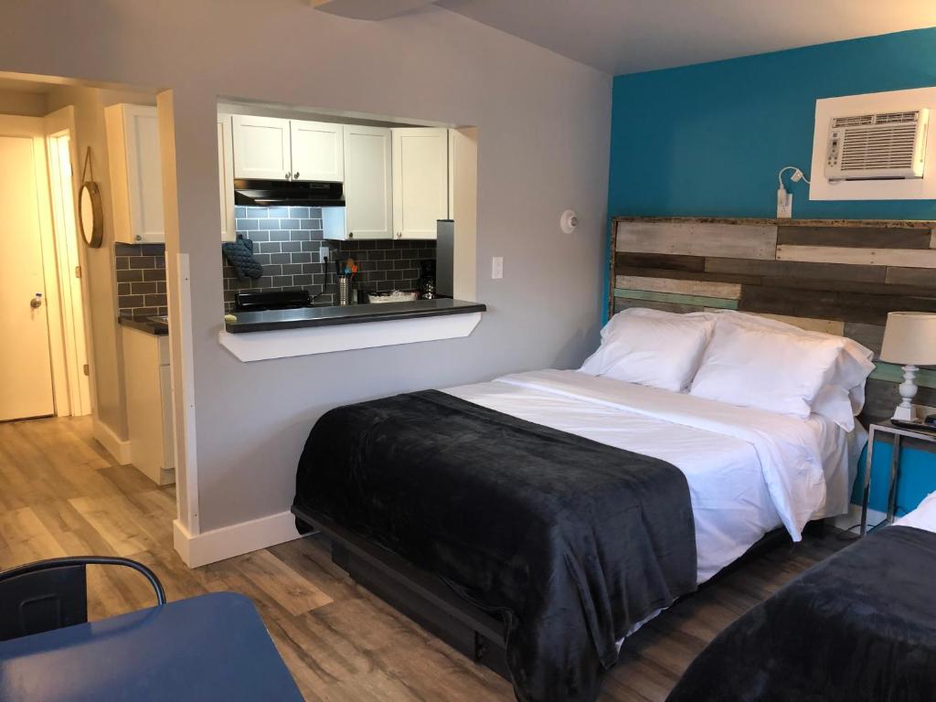 Alexander's Landing - Image 4