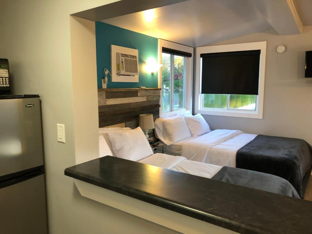 Alexander's Landing - Image 7