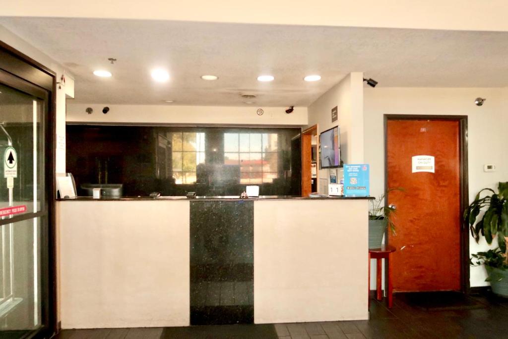 Studio 6 Elkhart, IN- Kitchenette Rooms - Image 7