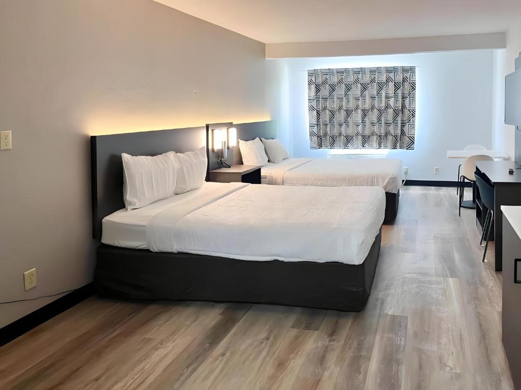 Studio 6 Elkhart, IN- Kitchenette Rooms