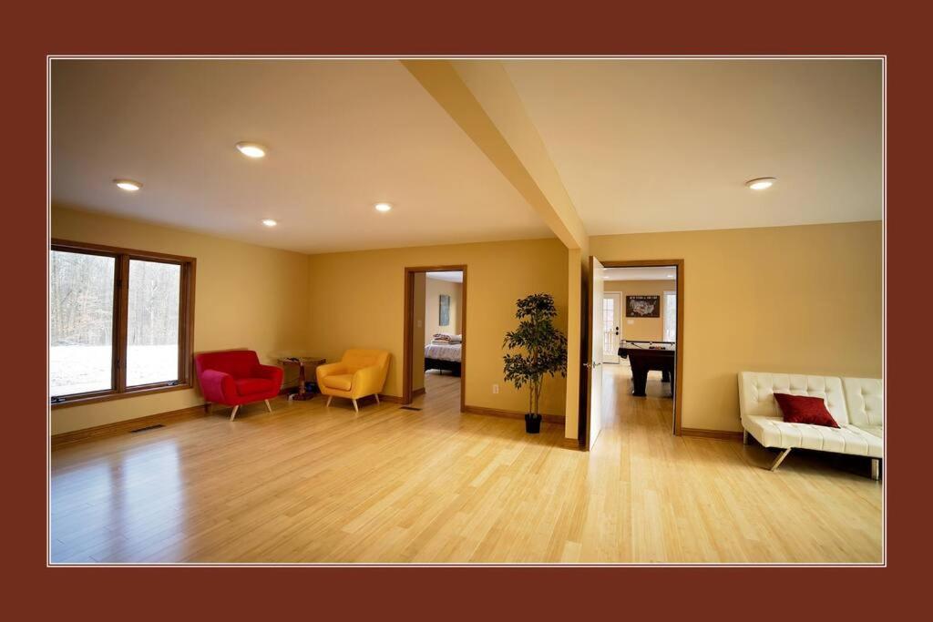 Luxurious Estate by Brown County 40 private acres - Image 8