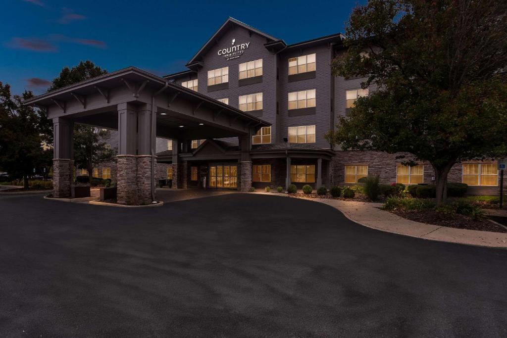 Country Inn & Suites by Radisson, Portage, IN - Image 6