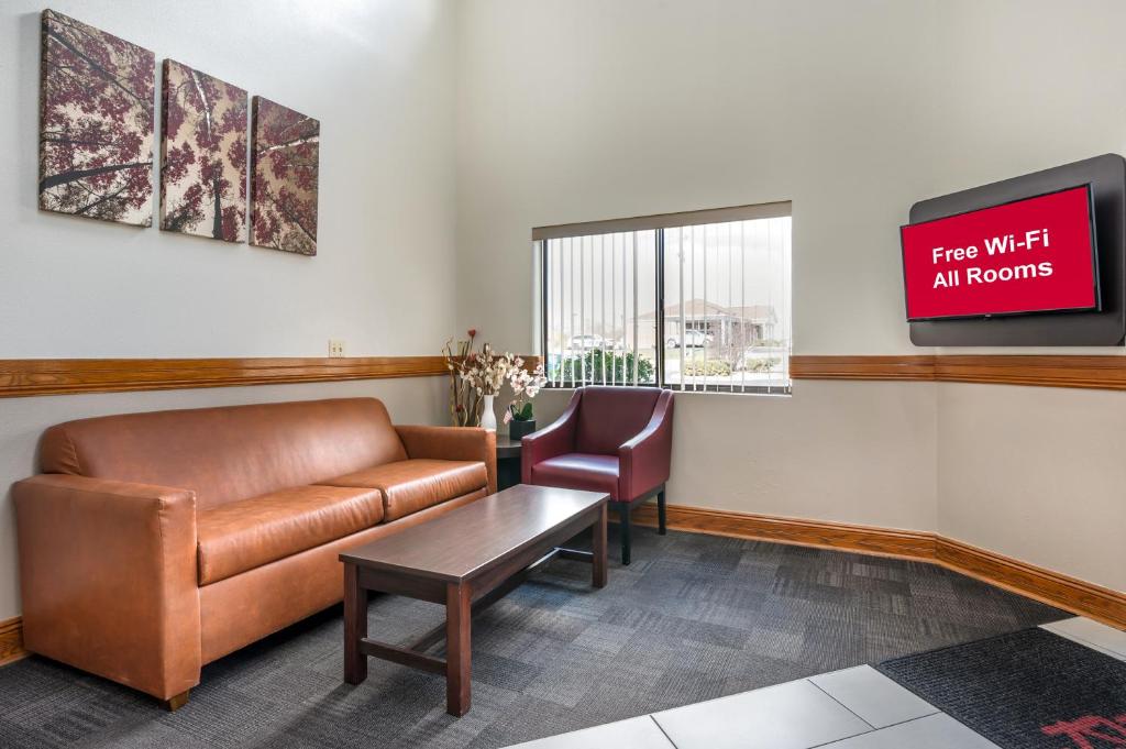 Red Roof Inn Greencastle South - Cloverdale - Image 7