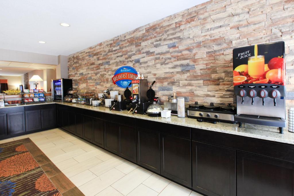 Baymont by Wyndham Auburn - Image 5