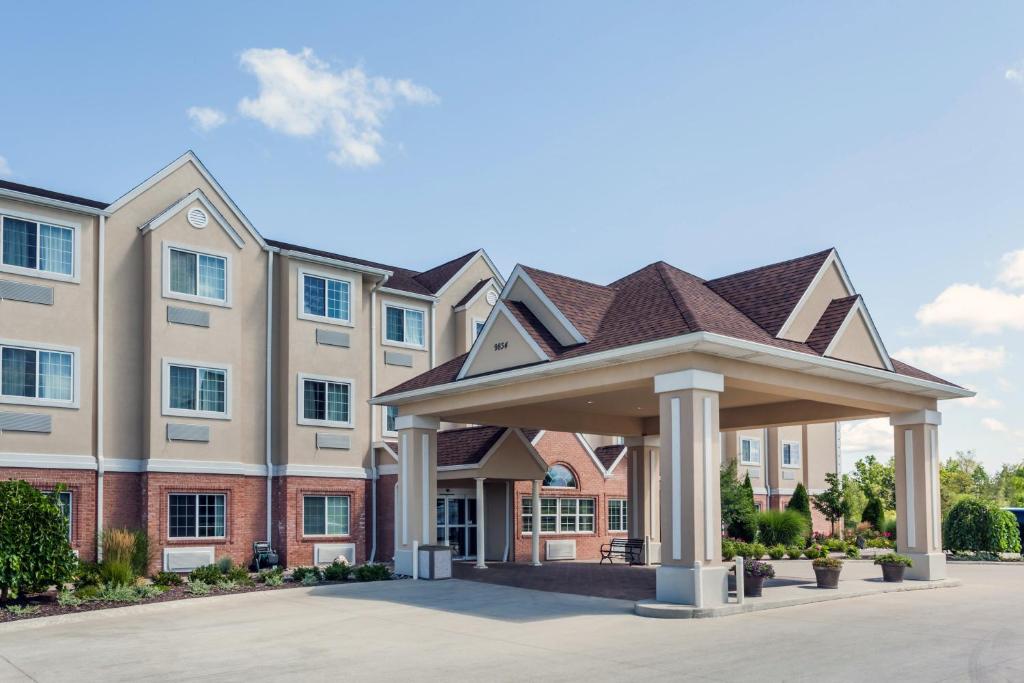 Microtel Inn & Suites by Wyndham Michigan City - Image 7
