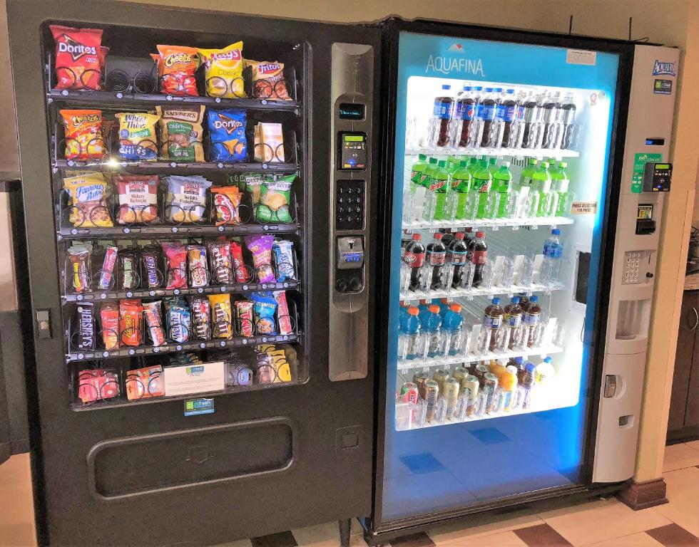 Microtel Inn & Suites by Wyndham Michigan City - Image 8