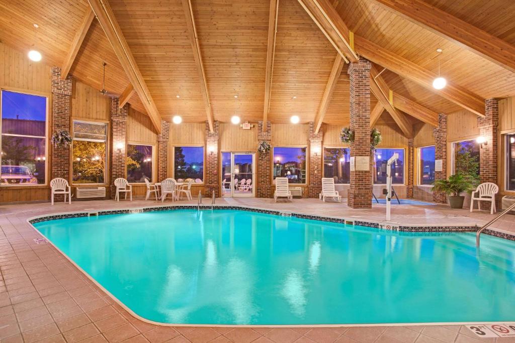 Baymont by Wyndham Indianapolis - Image 4