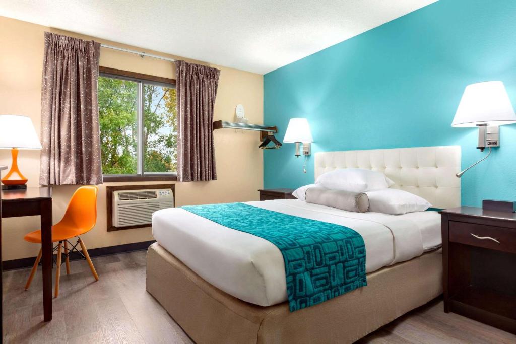 Howard Johnson by Wyndham Waterloo/Cedar Falls - Image 8