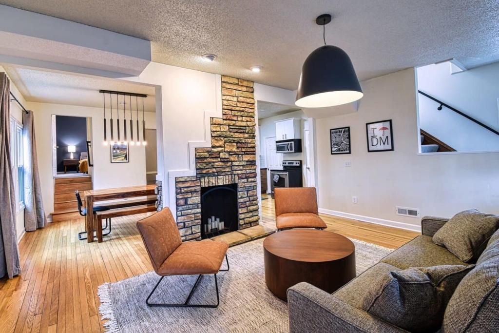 New Listing - Tranquil Retreat with Hot Tub