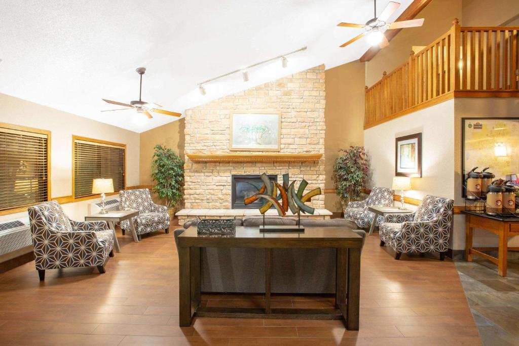 AmericInn by Wyndham Ankeny/Des Moines - Image 6