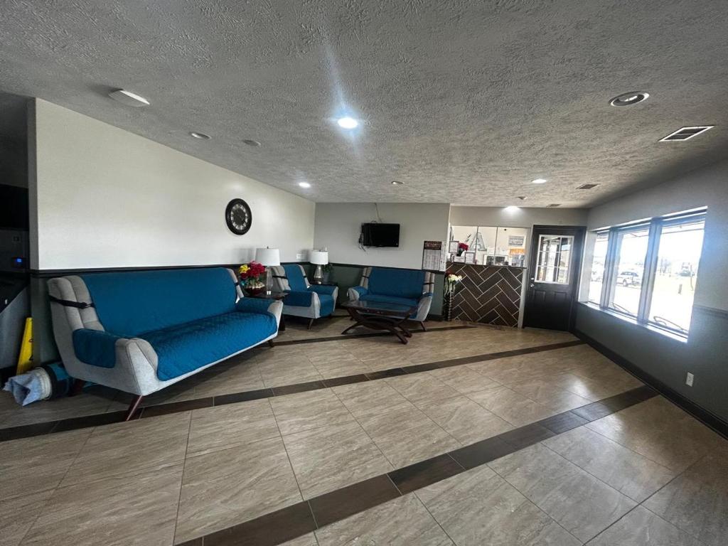 Hotel Arthur by OYO Glenwood Hwy 34 - Image 5