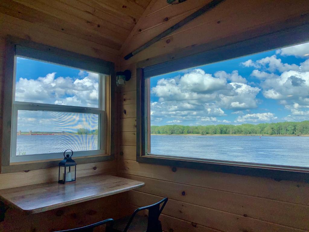 Riverbottom - Tiny Home 2 - Image 6