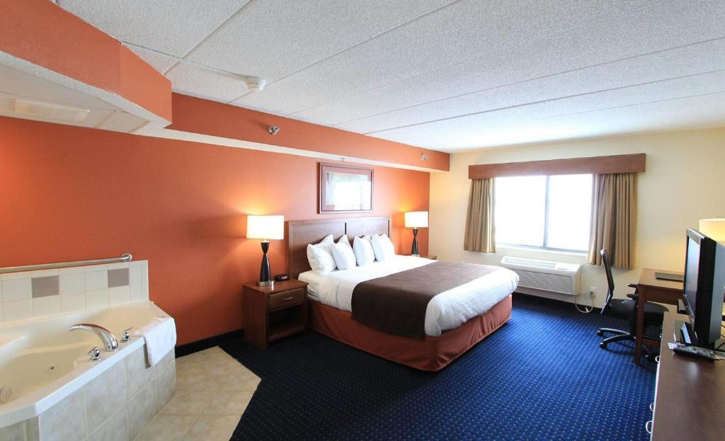 AmericInn by Wyndham Cedar Rapids Airport