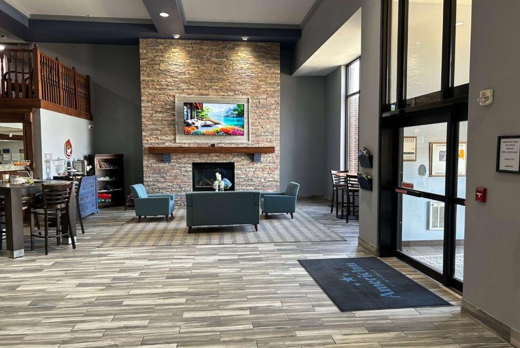 AmericInn by Wyndham Ottumwa - Image 6