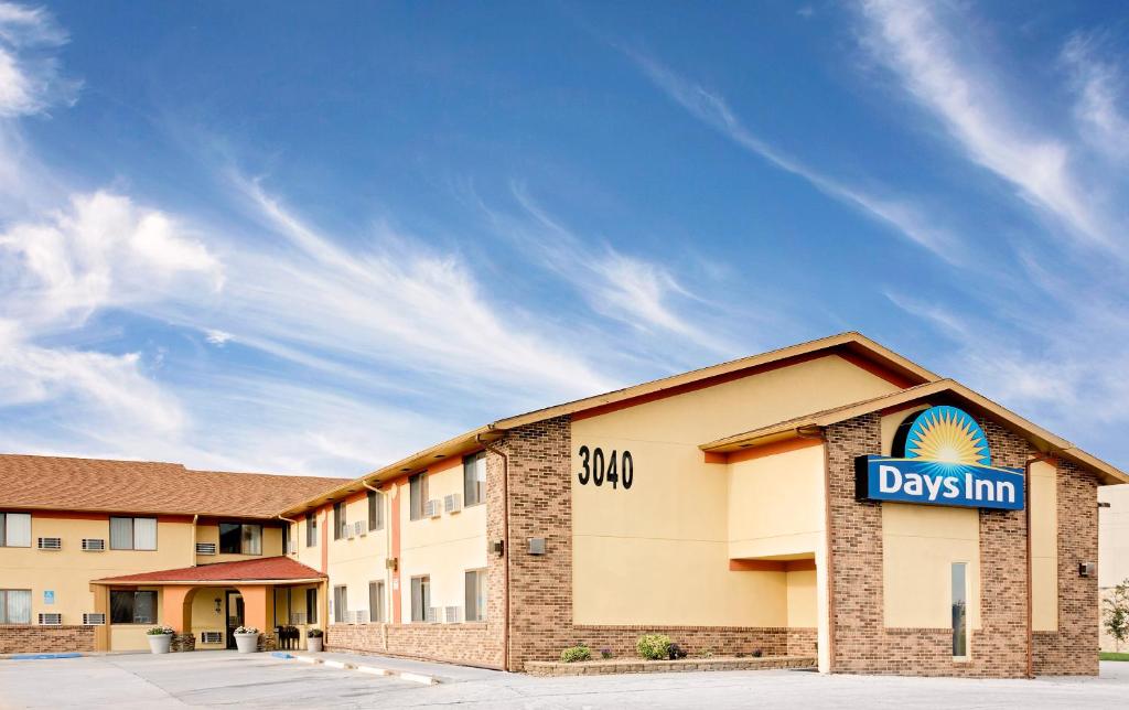 Days Inn by Wyndham Fort Dodge - Image 5