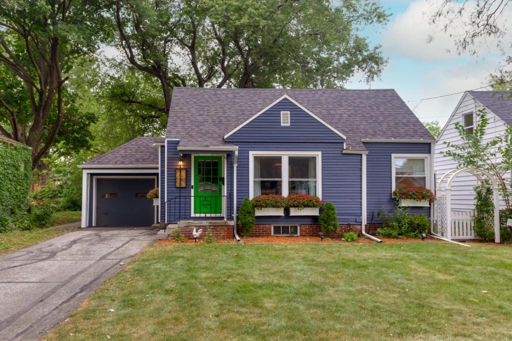 Near Drake/Downtown packed w/Amenities - Hot Tub - Movie Theater - Image 6