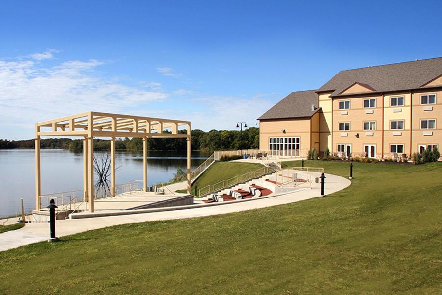 Lakeside Hotel Casino - Image 6