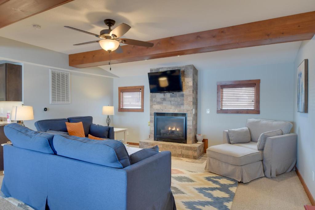 Steps to Mississippi River Hot Tub Haven! - Image 5