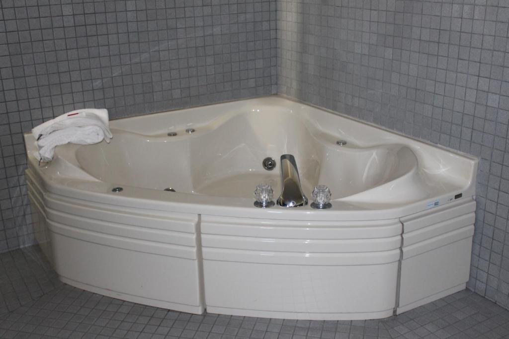 Bathtub - Photo 3