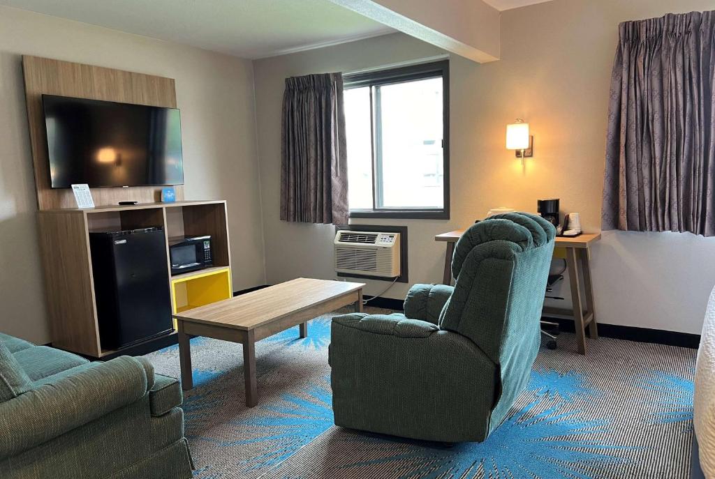 Days Inn & Suites by Wyndham Des Moines Airport - Image 4