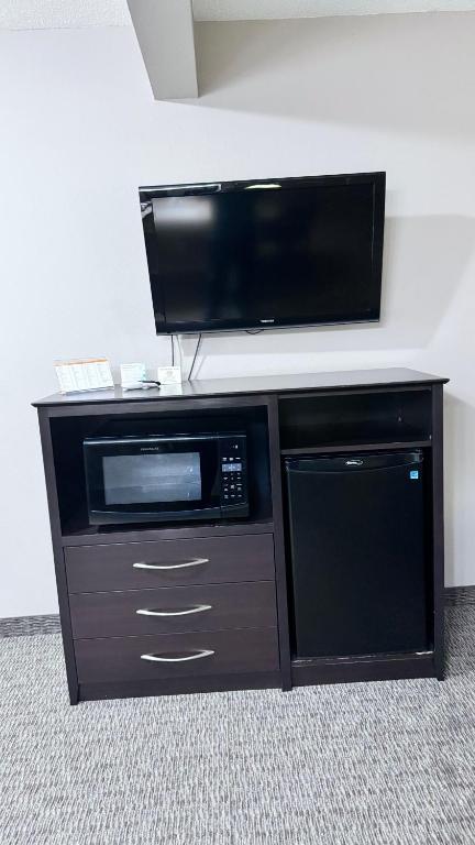 Garner INN & Suites - Image 5