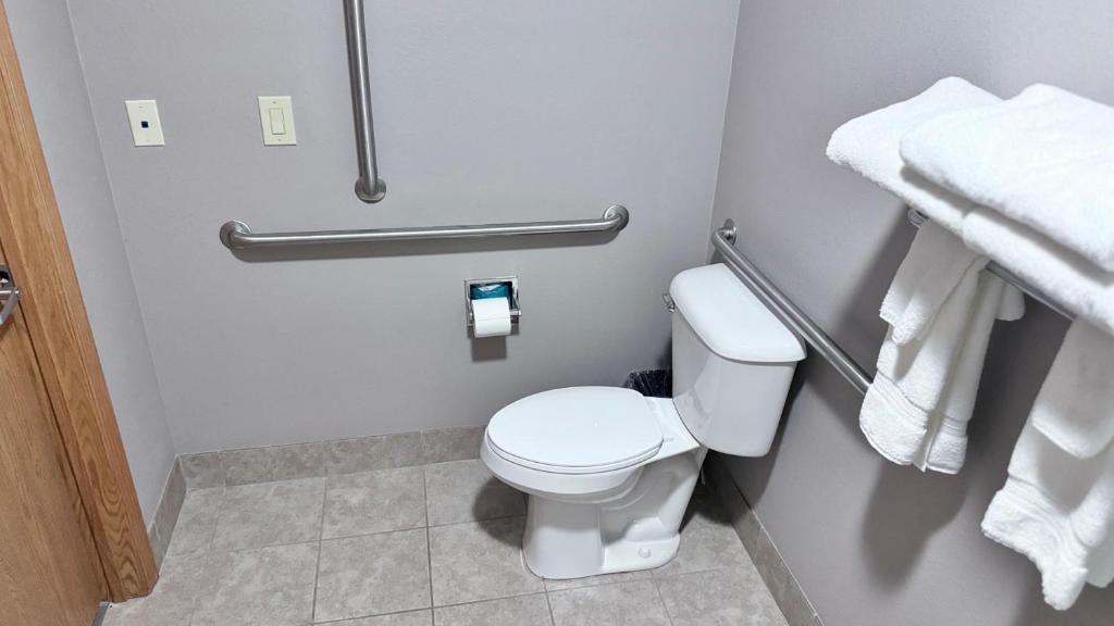 Garner INN & Suites - Image 6