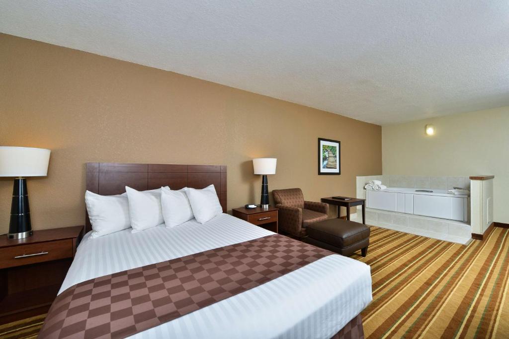 Rock Island Inn & Suites Marshalltown