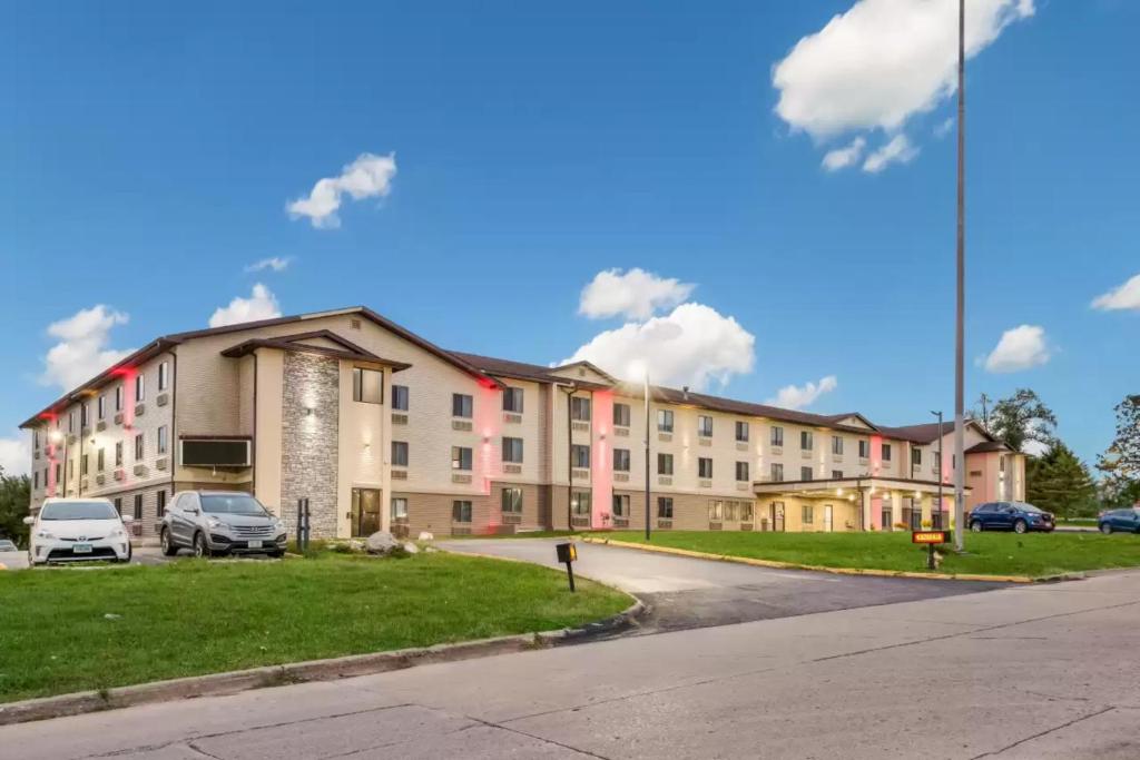 Sonesta Essential Des Moines - Image 6