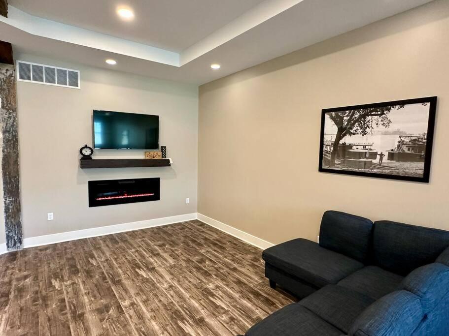 Mansion on the Mississippi River-7 Bedrooms&Baths - Image 5