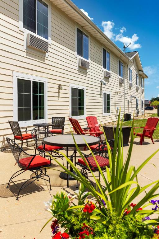 Cobblestone Hotel & Suites - Knoxville - Image 7