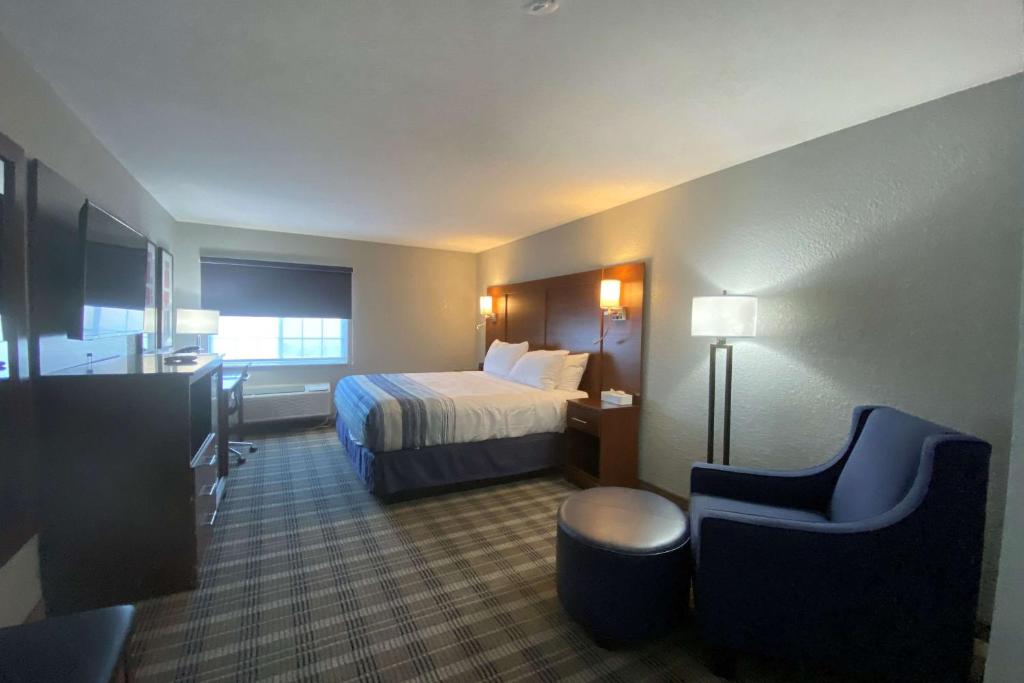 AmericInn by Wyndham Williamsburg - Image 6