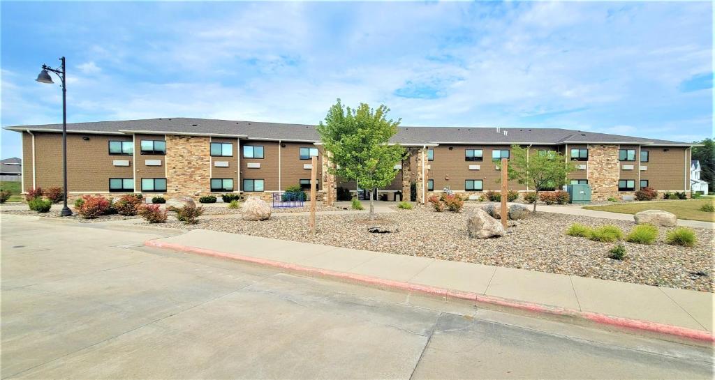 Qube Hotel - Polk City - Image 6