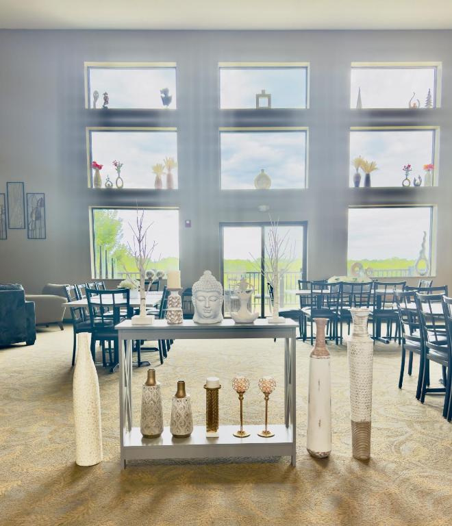 Qube Hotel - Polk City - Image 8