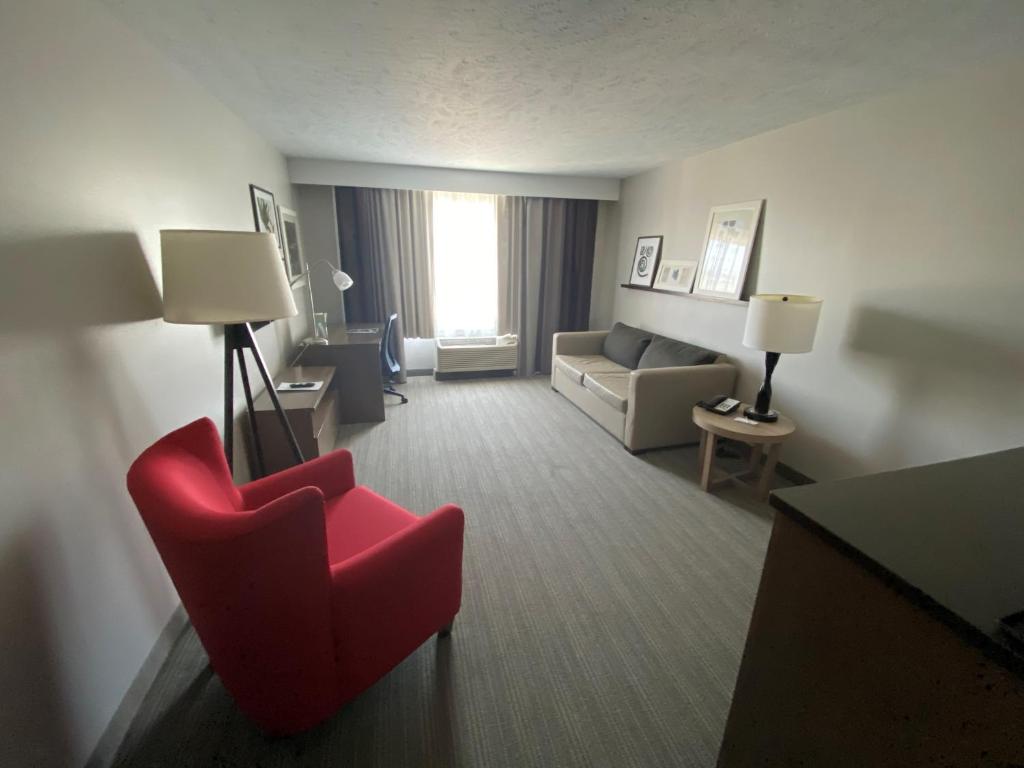Country Inn & Suites by Radisson, Council Bluffs, IA - Image 8