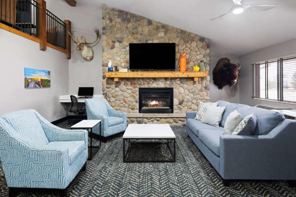 AmericInn by Wyndham Stuart - Image 4