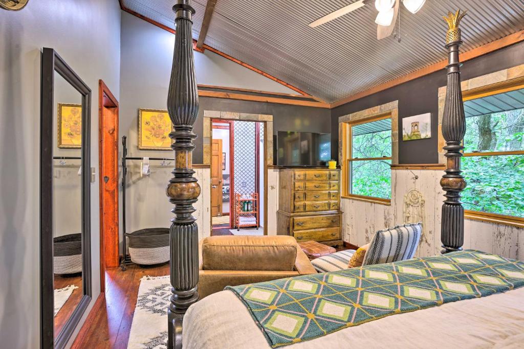 Pet-Friendly Outdoor Paradise with Grill, Decks - Image 7