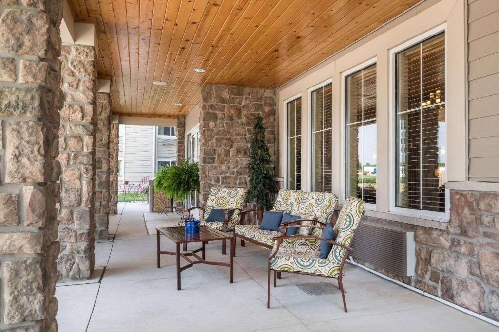 AmericInn by Wyndham Newton - Image 7