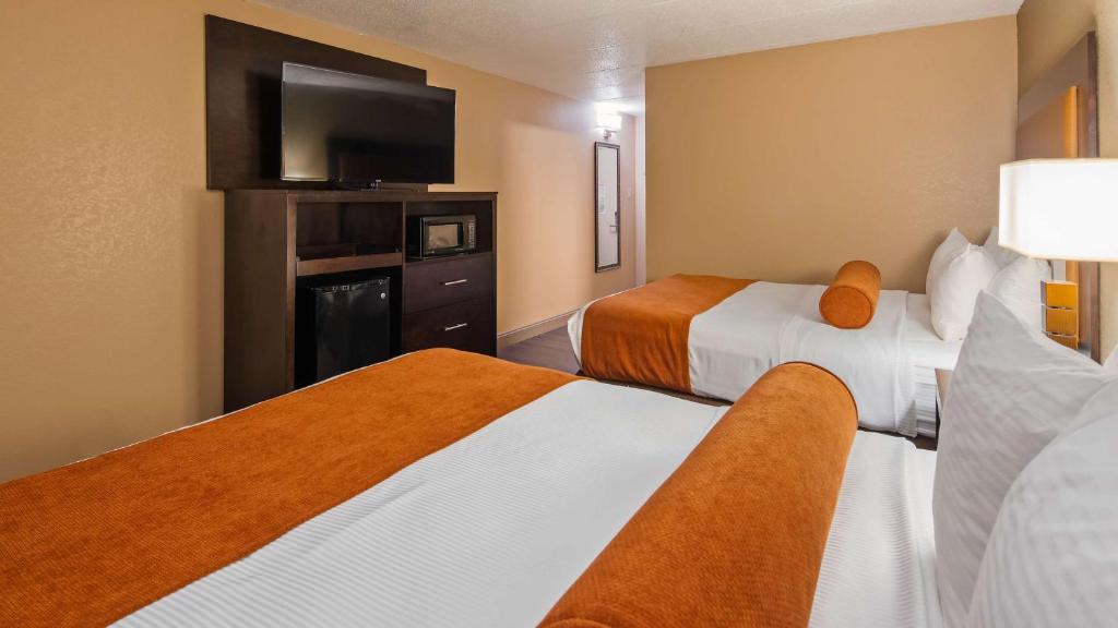 Best Western Crossroads of the Bluffs - Image 8