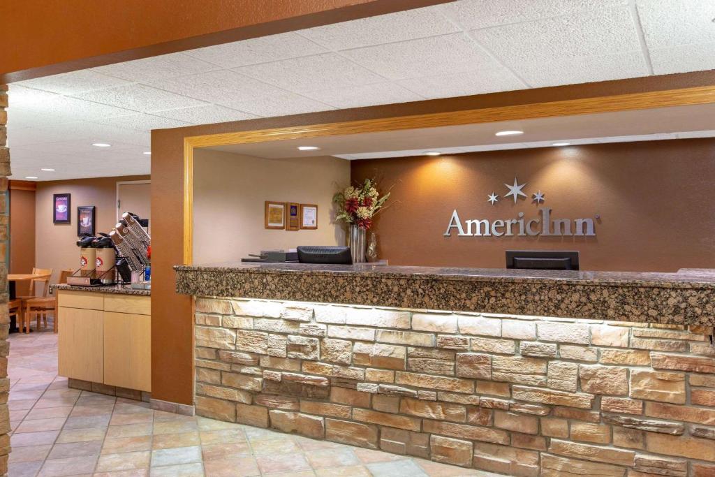 AmericInn by Wyndham Okoboji - Image 6