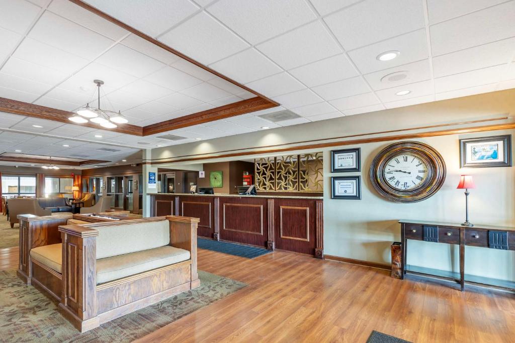 Best Western Plus Steeplegate Inn - Image 5