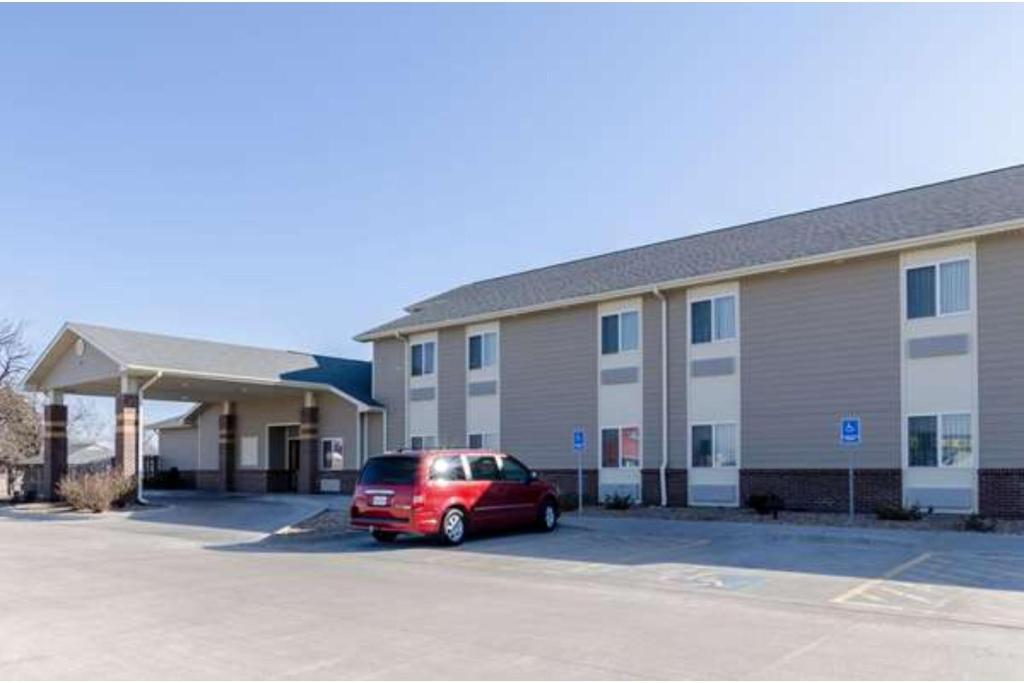 Park View Inn & Suites, Hoisington - Image 4