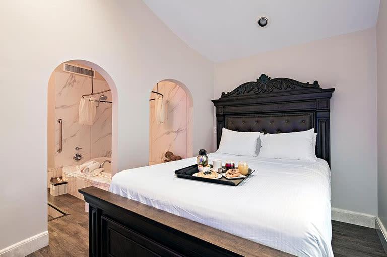 Chateau Avalon - Image 6