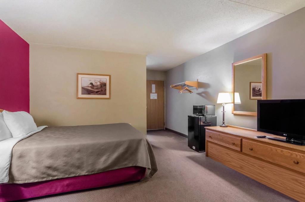 Rodeway Inn Hesston - Image 6