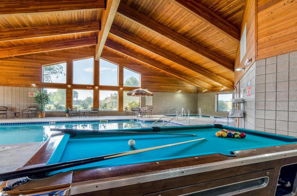 Rodeway Inn Hesston - Image 4