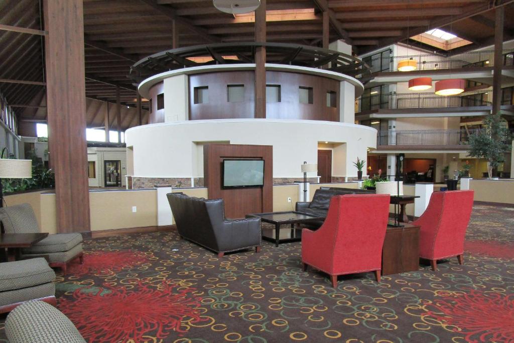 Radisson Hotel Lenexa Overland Park - Image 8