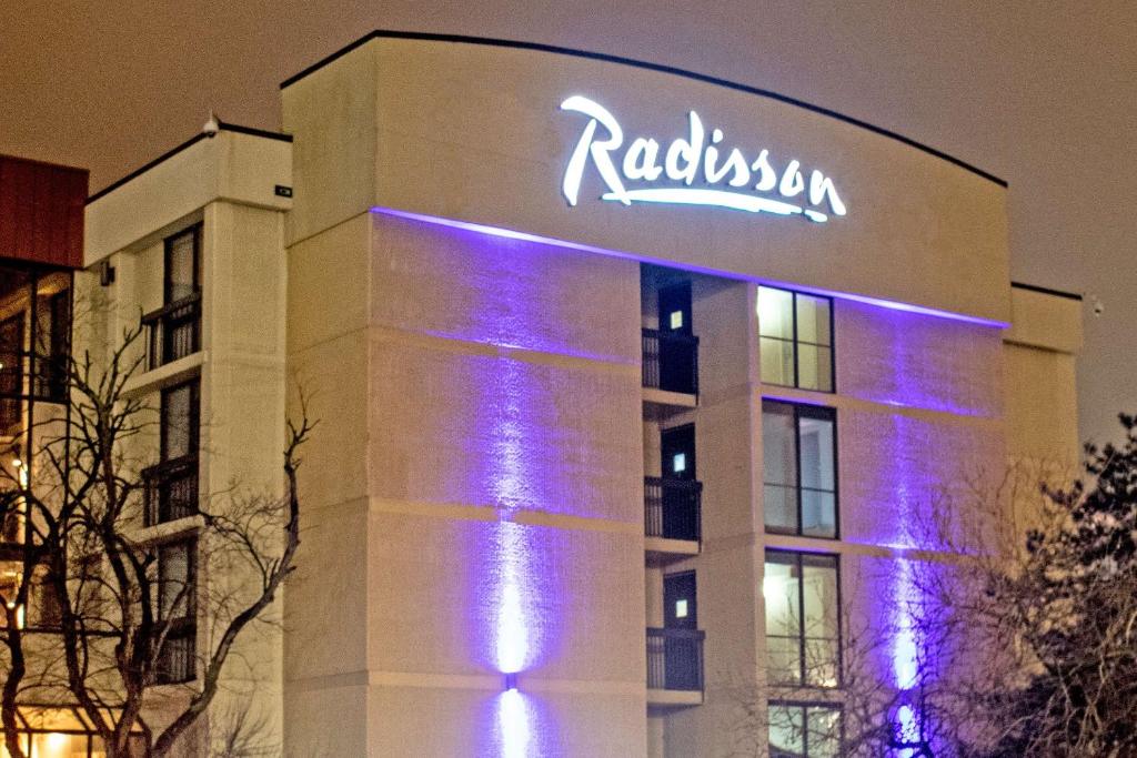 Radisson Hotel Lenexa Overland Park - Image 7