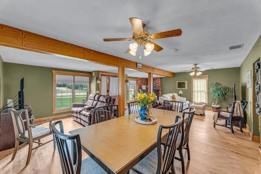 The Wreath House in Manhattan - Image 4