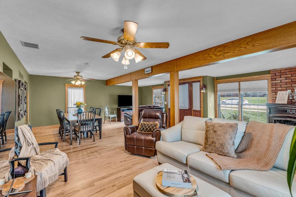 The Wreath House in Manhattan - Image 5