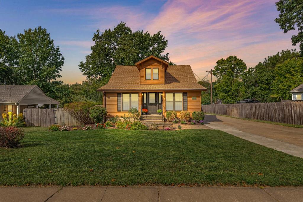 The Wreath House in Manhattan - Image 8